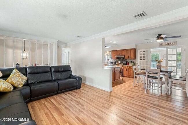 Building Photo - 19 Elm St