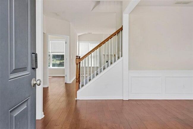Building Photo - 440 Bayswater Way