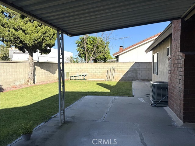 Building Photo - 13037 Beach