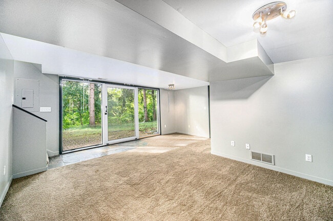 Building Photo - 1020 Traver Ct