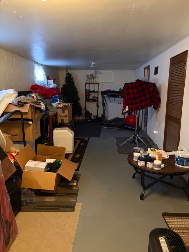 Building Photo - Charming Two-bedroom house