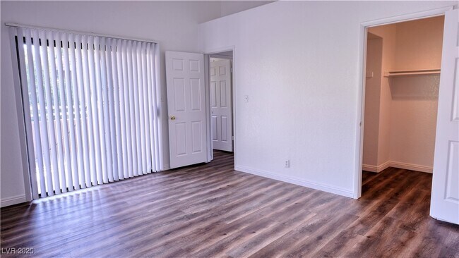 Building Photo - 5066 S Rainbow Blvd