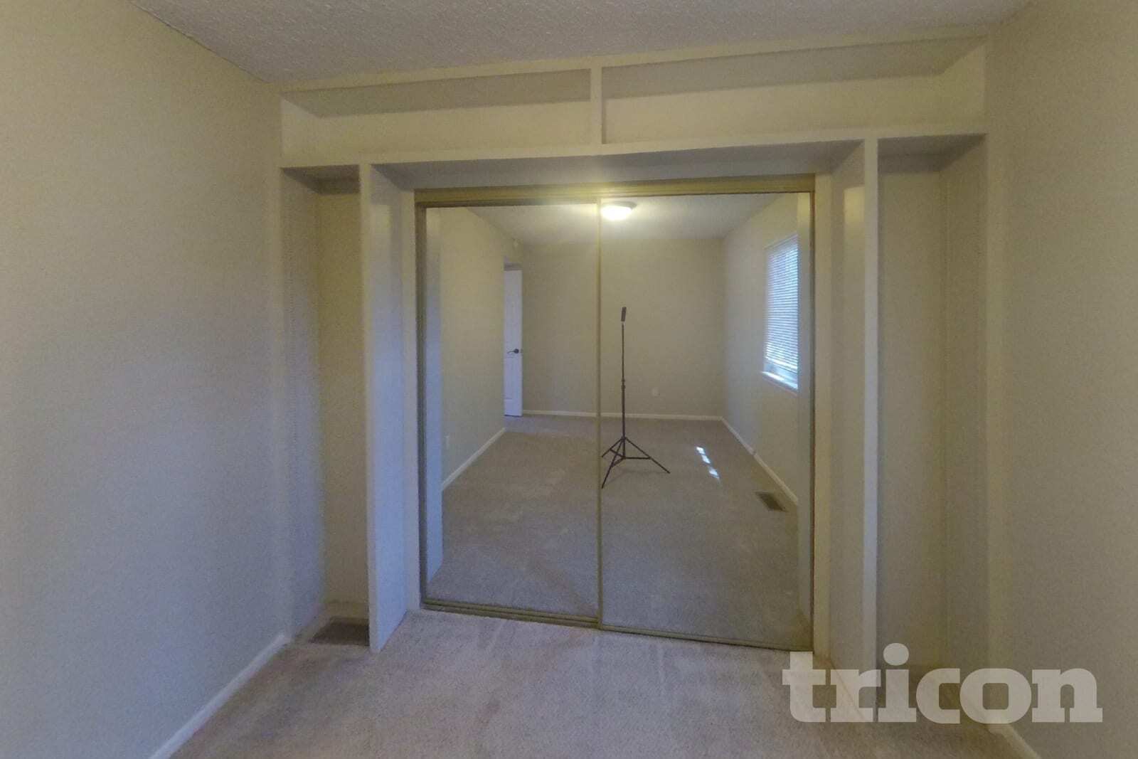 Building Photo - 2286 Farnsworth Dr