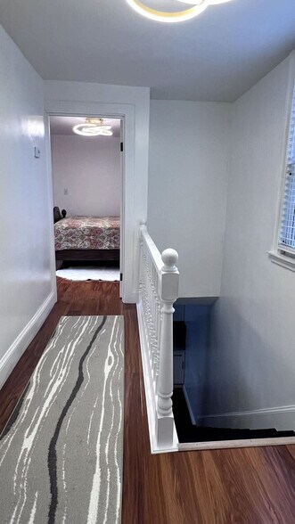 Building Photo - 21 Bullocks Point Ave