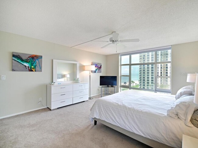 Building Photo - 2425 Gulf of Mexico Dr