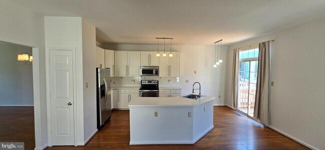 Building Photo - 47369 Darkhollow Falls Terrace