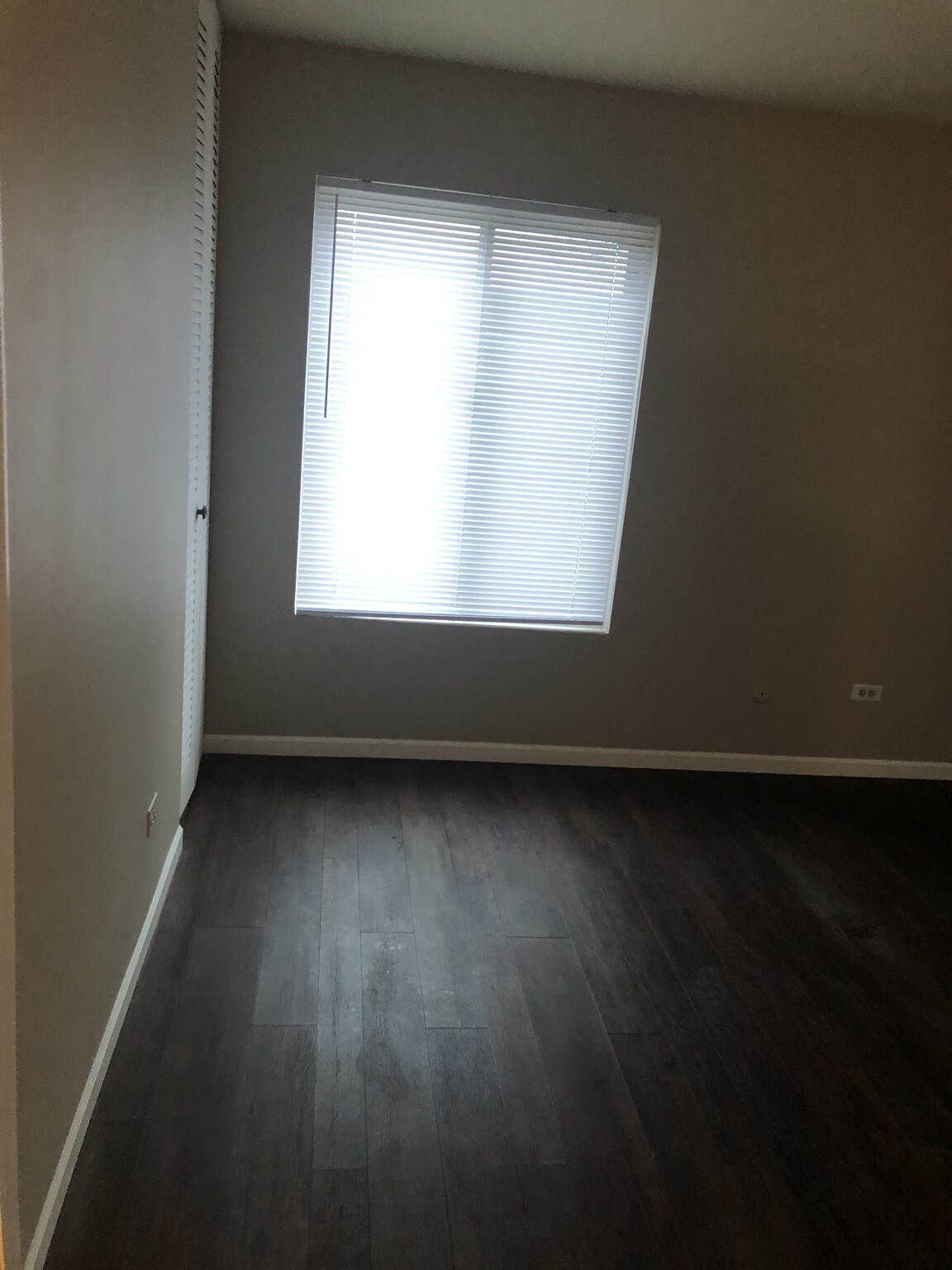 Building Photo - 6142 Knoll Wick Rd