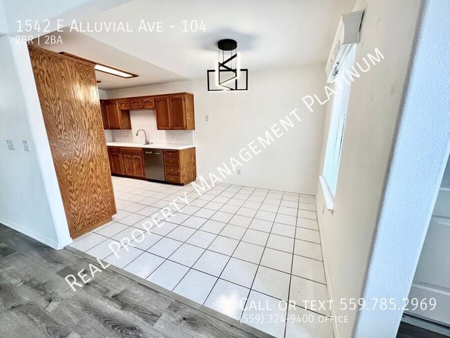 Building Photo - $1,895 Alluvial & Cedar Ave, 2 Bedroom 2 f...