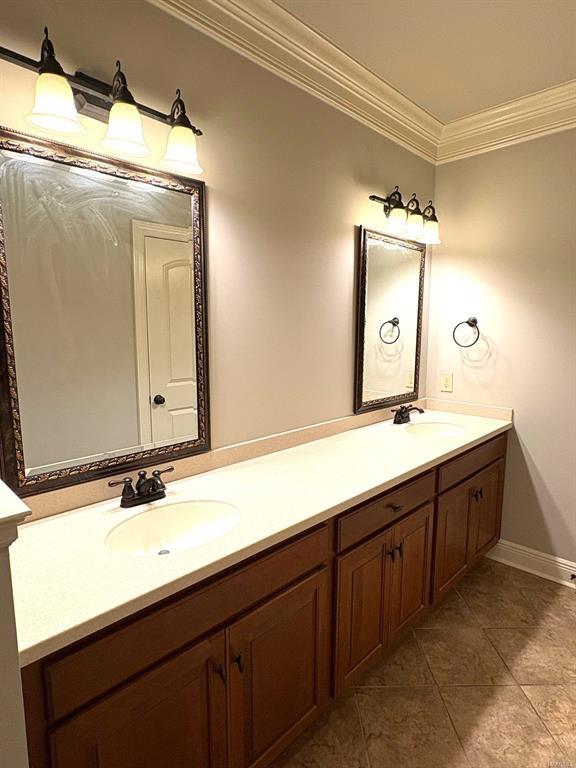 Building Photo - 461 Waters Edge