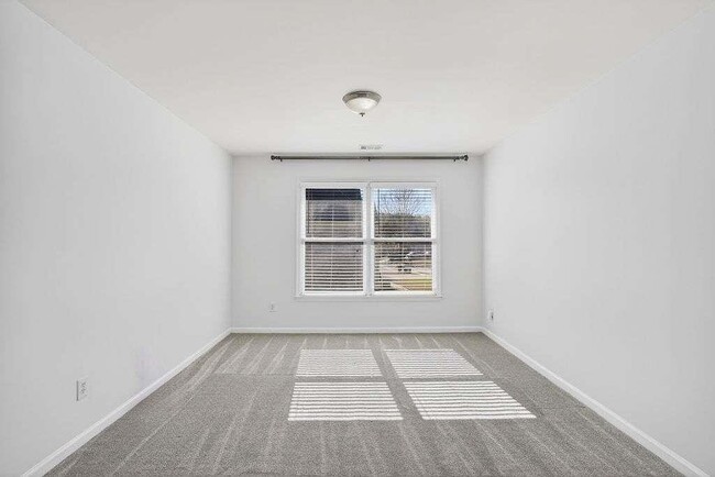 Building Photo - 1200 Cresthaven Ln NW