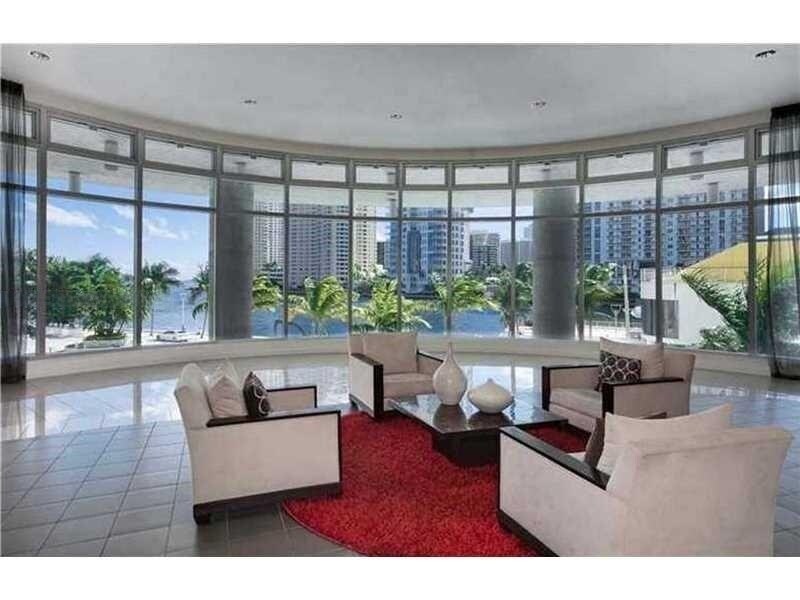 Building Photo - 300 Biscayne Boulevard Way