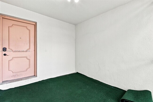 Building Photo - 6511 Racquet Club Dr