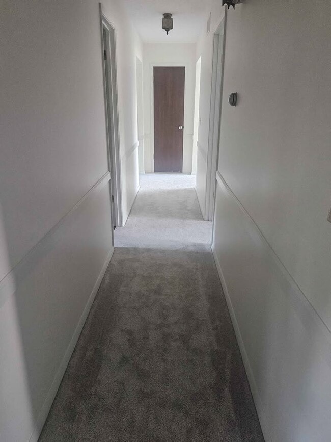 Building Photo - 121 S Regency Dr