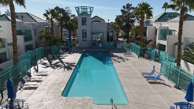 Building Photo - 7100 W Pirates Cove Rd