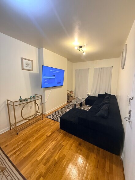 Building Photo - 295 Throop Ave