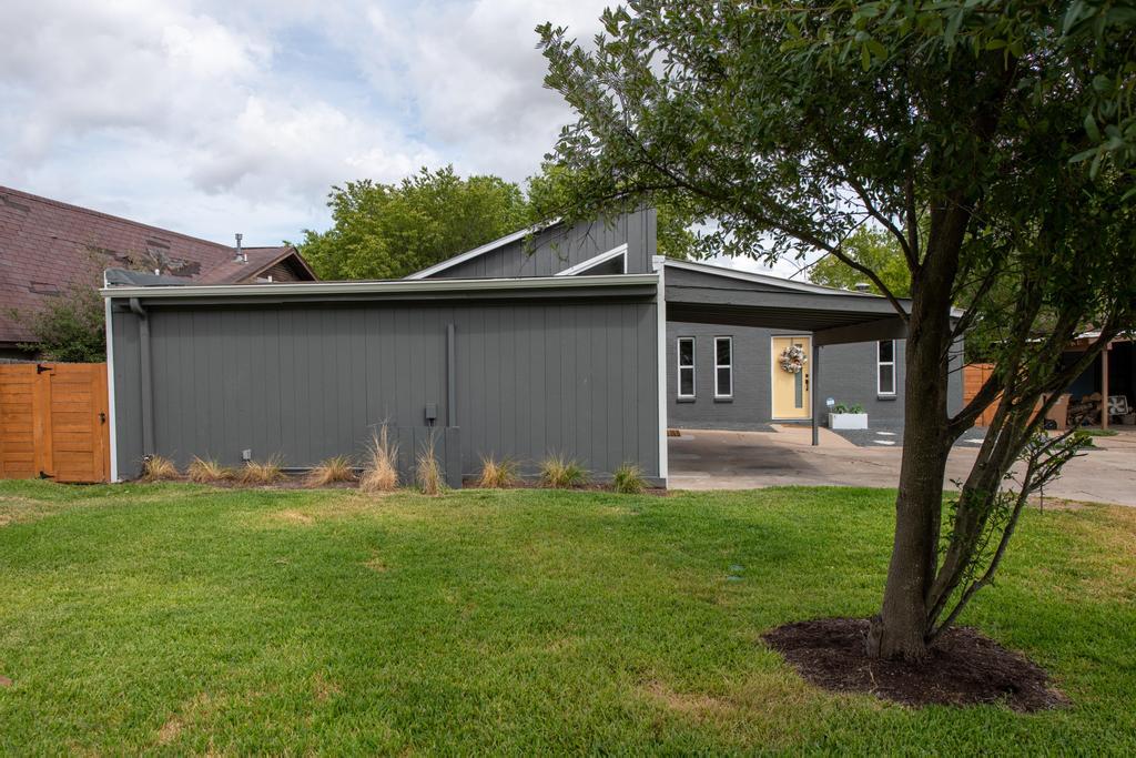 Building Photo - 1805 Briar Hill Dr