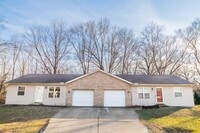 Building Photo - 2 bedroom / 1 bathroom Duplex for Rent in ...