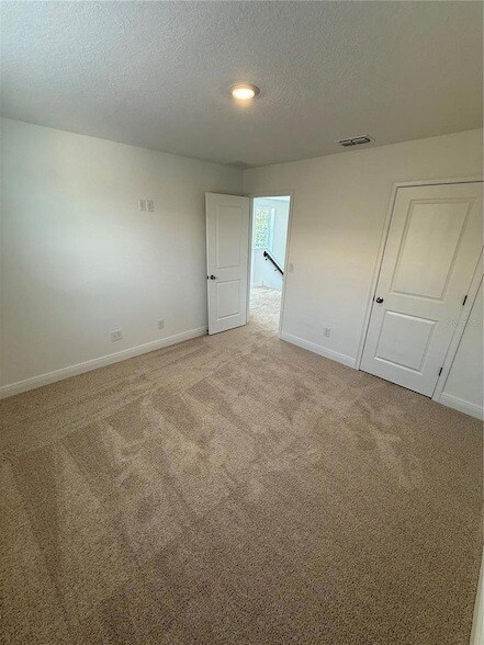 Building Photo - 2313 Broadbrook Dr