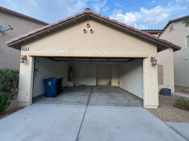 Building Photo - 8034 Indian Blanket St