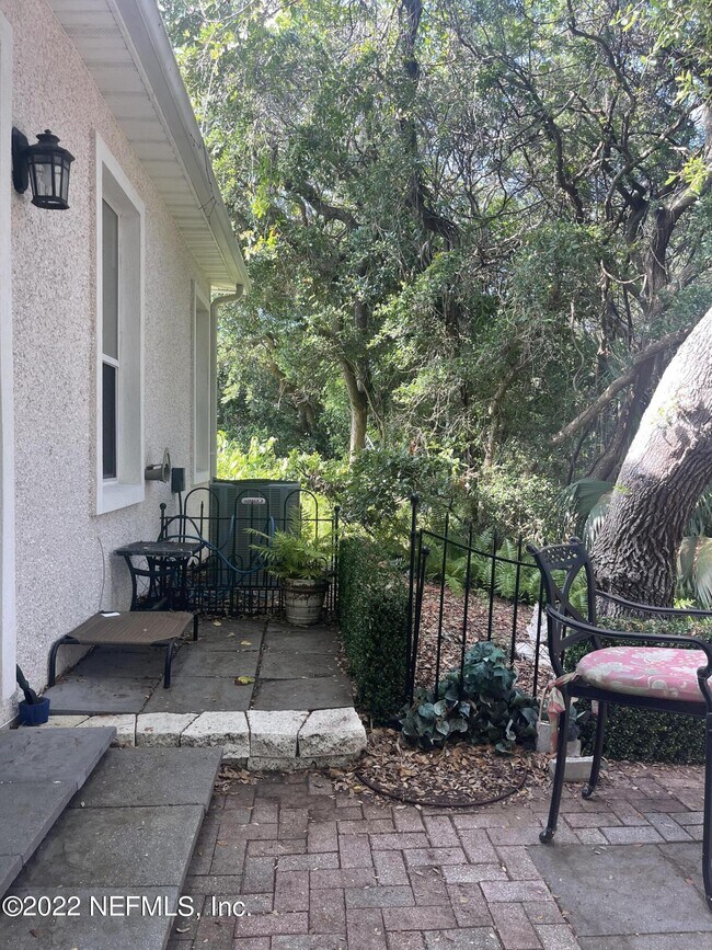 Building Photo - 204 Salt Grass Ct
