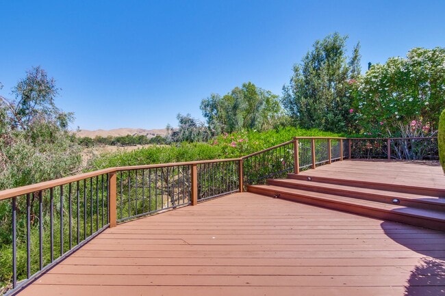 Building Photo - Elegant home with top Fremont Schools