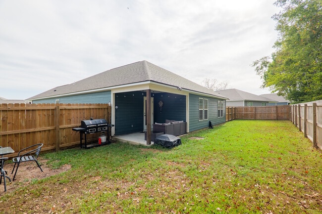 Building Photo - 3021 Reynolda Dr