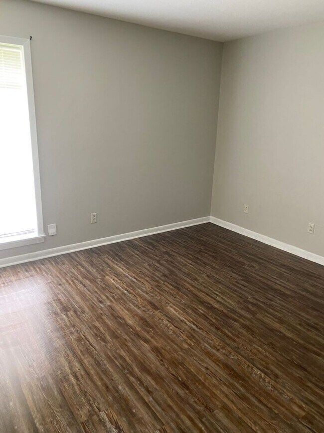 Building Photo - Monthly Paid Rent