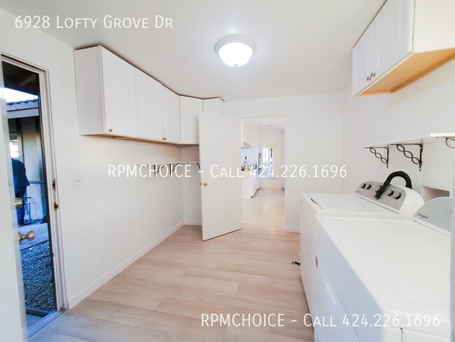 Building Photo - 6928 Lofty Grove Dr