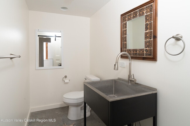 Building Photo - 56 Willowdale Farm Rd