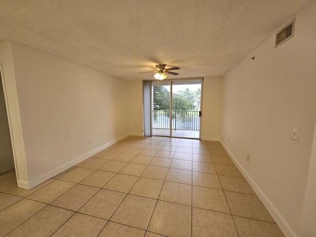 Building Photo - Northwest 177th Street, Hialeah, FL 33015 - 3 BR 2 BA Condo