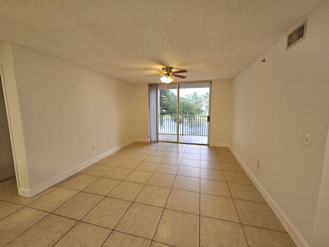 Building Photo - Northwest 177th Street, Hialeah, FL 33015 ...