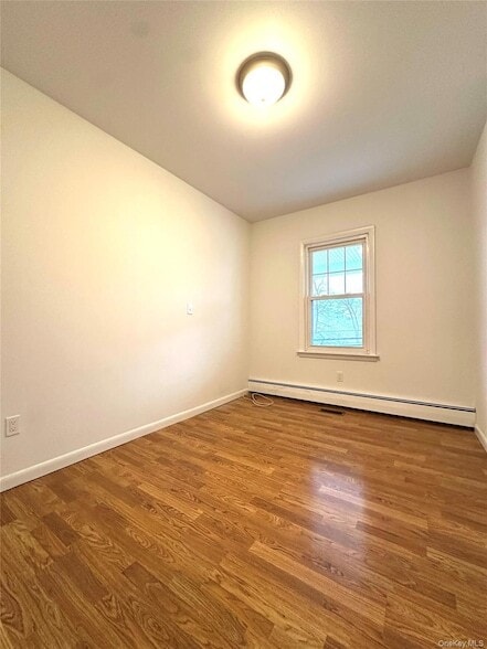 Building Photo - 37 Church St