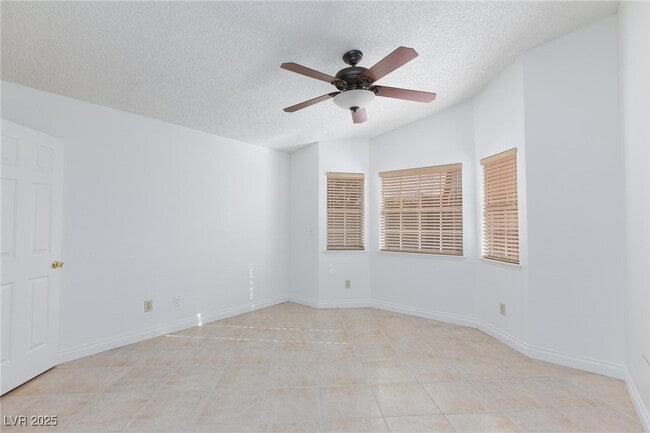 Building Photo - 2208 Ladue Dr