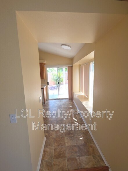 Building Photo - 25673 Hillman Ct