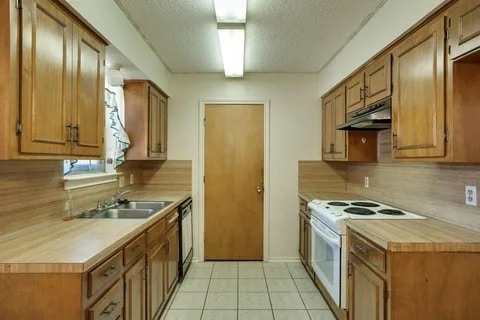 Building Photo - 2704 Tampico Dr