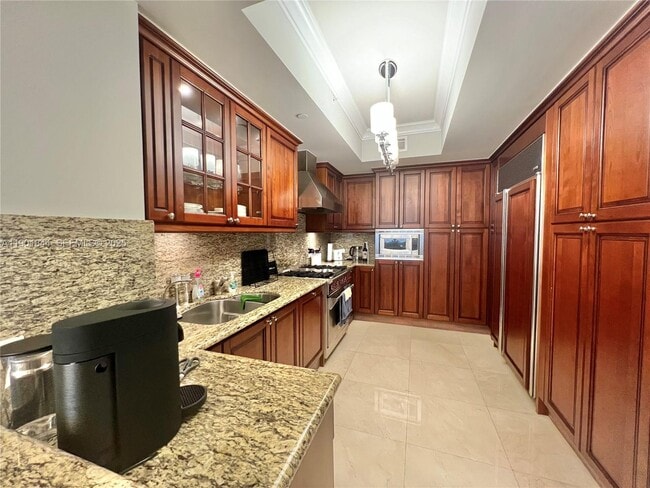 Building Photo - 17875 Collins Ave