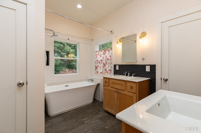 Building Photo - 32345 Baumgardner Ln