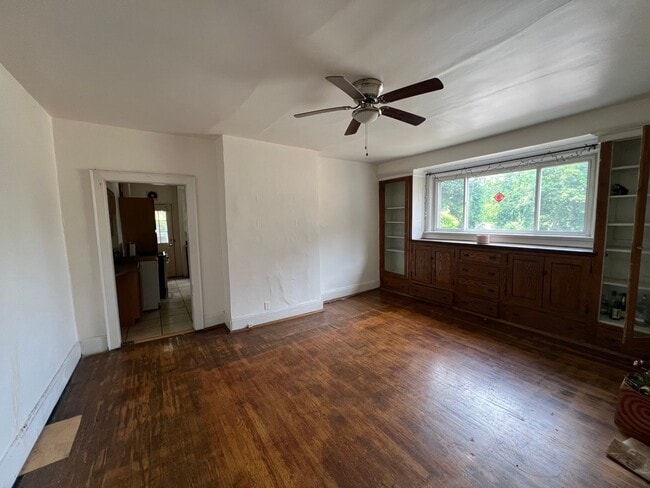 Building Photo - 6364 Forward Ave