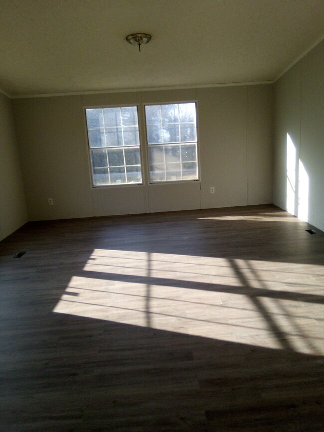 Primary Photo - 3111 Riverside Dr