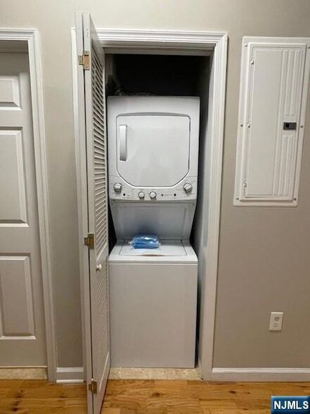 Building Photo - 333 Willow St