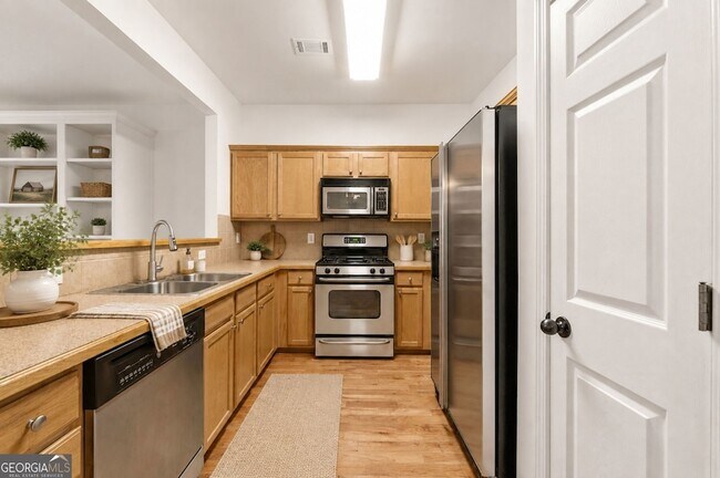 Building Photo - 1699 Southgate Mill Dr