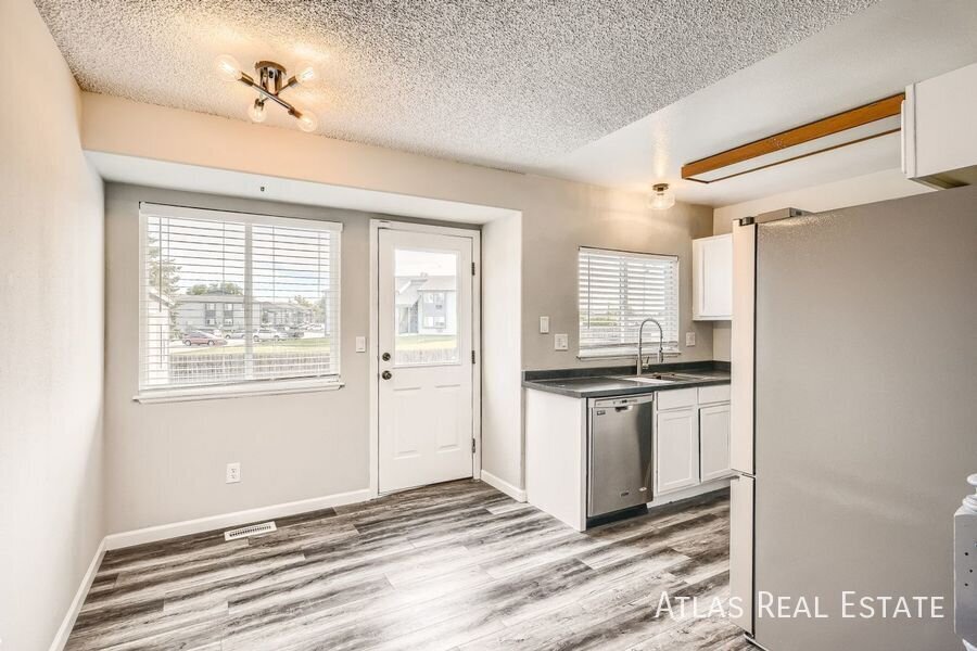Building Photo - 6948 Fountain Ridge Cir