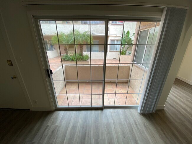 Building Photo - key3608