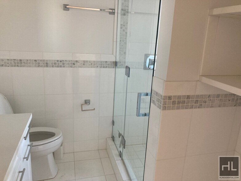 Building Photo - Christopher Street