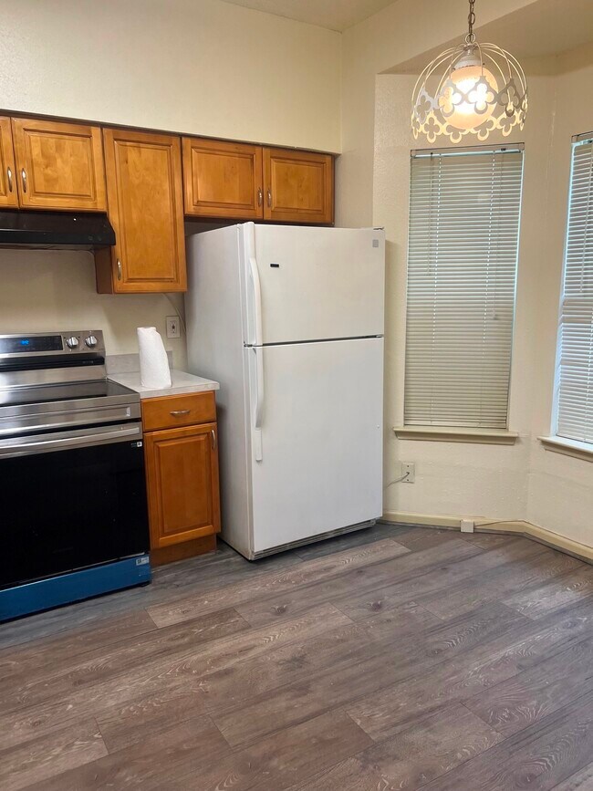 Building Photo - 12400 Brookglade Cir
