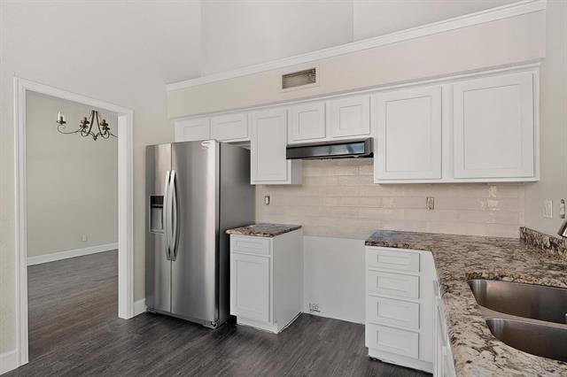 Building Photo - 5204 Sherburne Dr