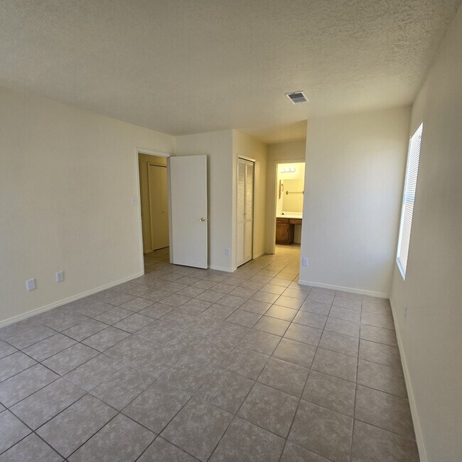 Building Photo - 1489 Gadwall Rd NE