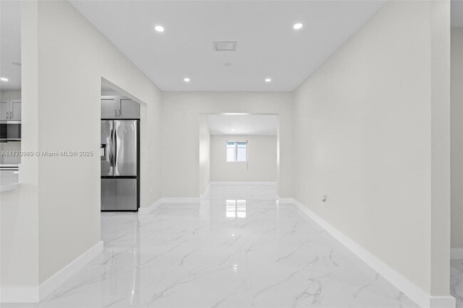 Building Photo - 230 NW 33rd Terrace