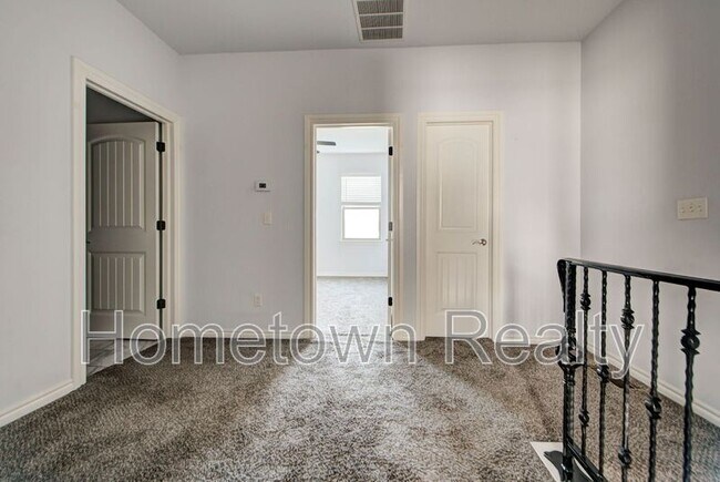 Building Photo - 459 S Fretz Ave