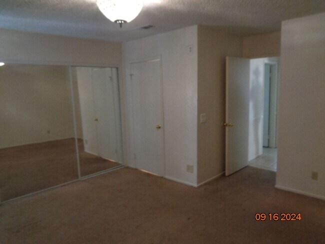 Building Photo - West Lancaster Home Offering 1383 sq. ft.